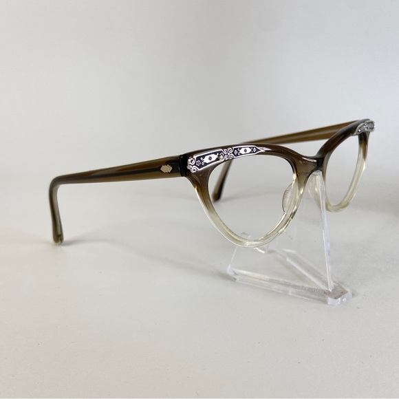 ❌ SOLD ❌ Liberty 5-3/4 USA Ladies Ornate Cat Eye eyeglass frames Vintage 60’s - Picture 3 of 7